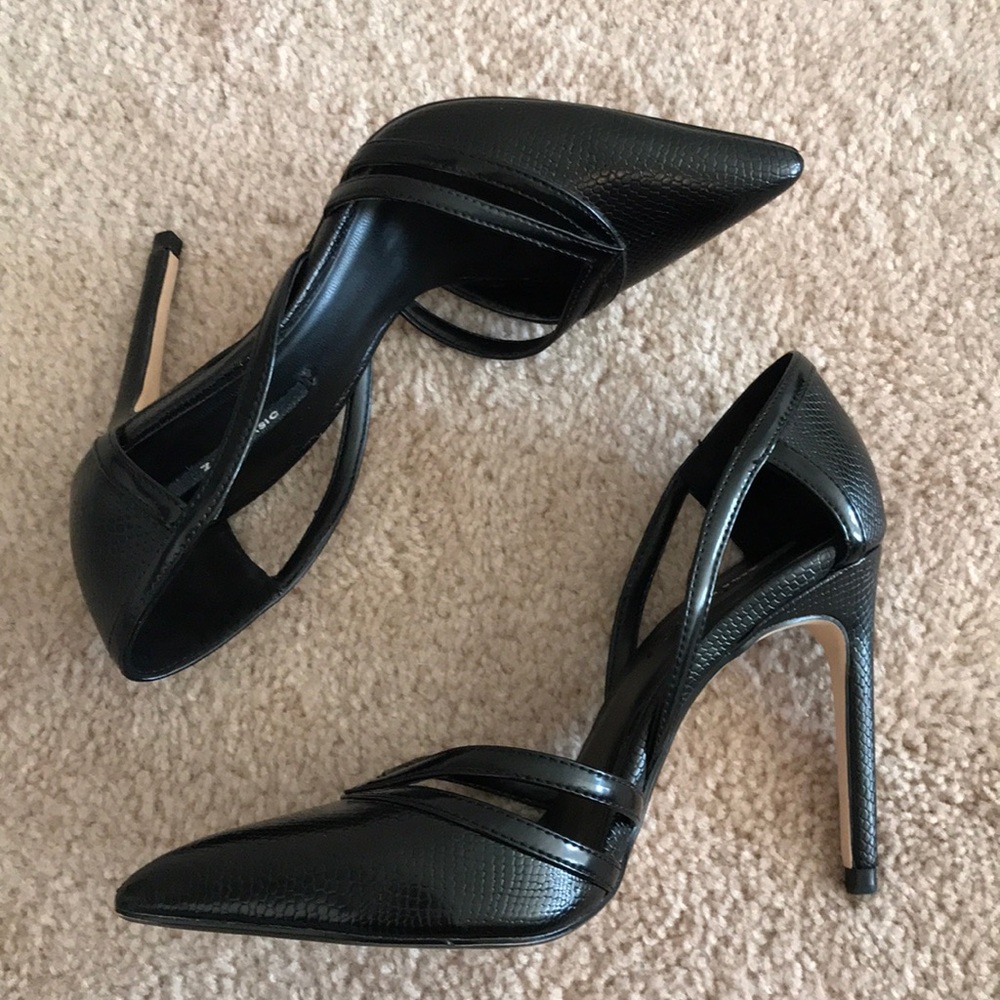 Zara size 6 black pointed heels
